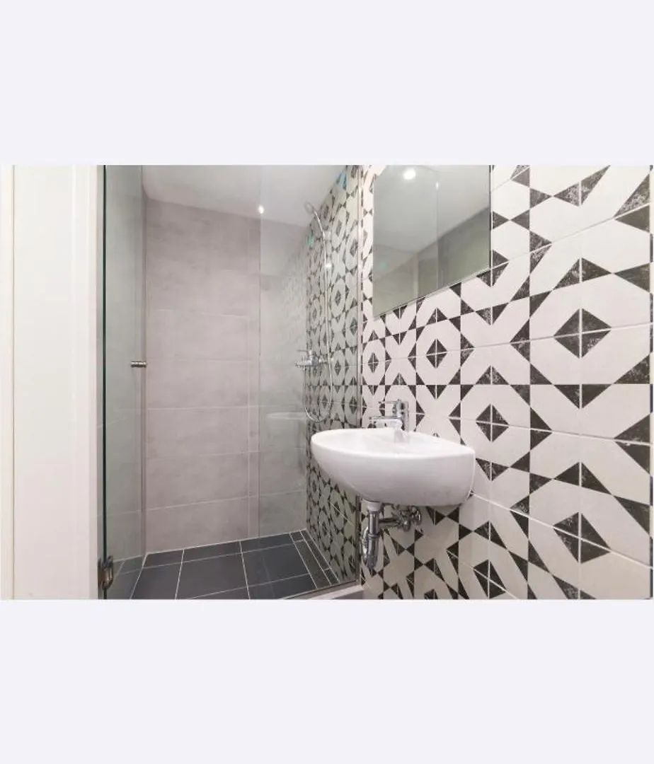 Downtown Budapest 5 Bedrooms 4 Bathrooms Raday Stretches شقة